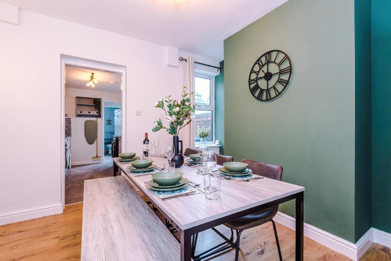 Stylish 2-Bed City-Centre Home In Chester By 53 Degrees Property - Ideal For Couples & Groups - Sleeps 6 ภายนอก รูปภาพ