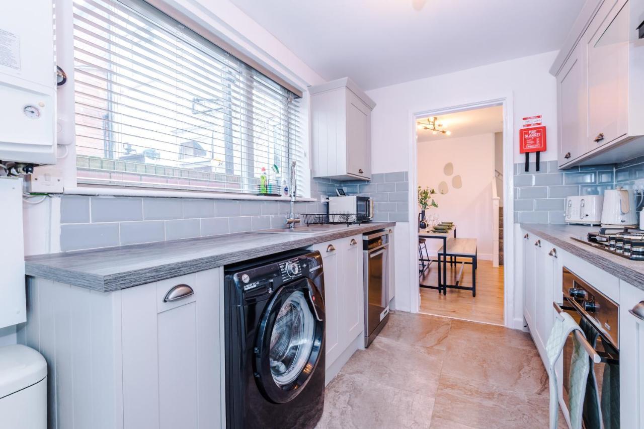 Stylish 2-Bed City-Centre Home In Chester By 53 Degrees Property - Ideal For Couples & Groups - Sleeps 6 ภายนอก รูปภาพ