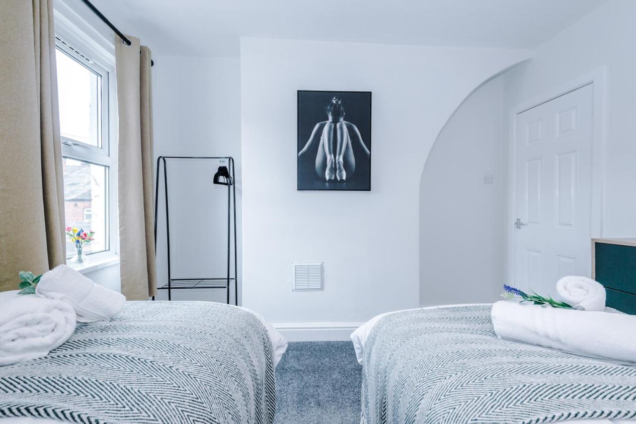 Stylish 2-Bed City-Centre Home In Chester By 53 Degrees Property - Ideal For Couples & Groups - Sleeps 6 ภายนอก รูปภาพ