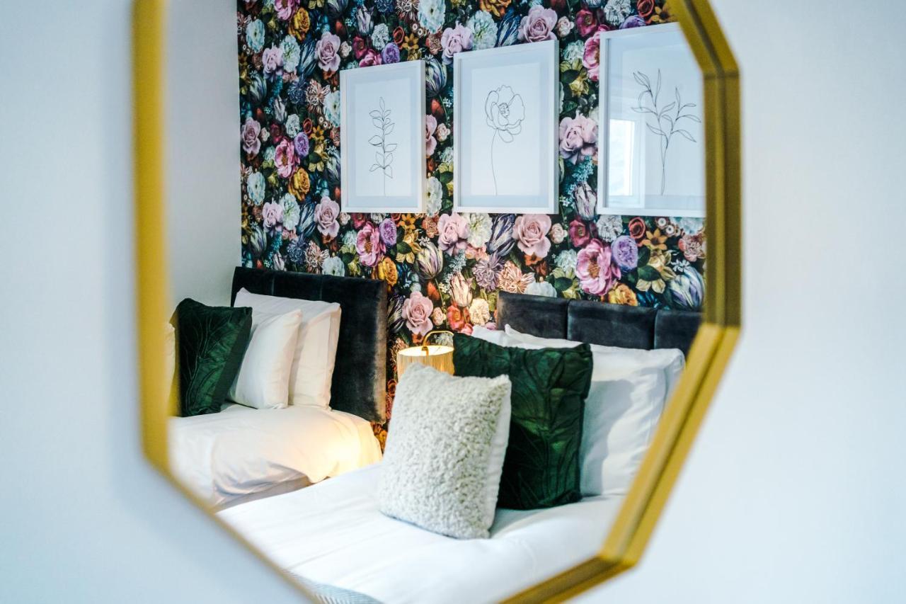 Stylish 2-Bed City-Centre Home In Chester By 53 Degrees Property - Ideal For Couples & Groups - Sleeps 6 ภายนอก รูปภาพ