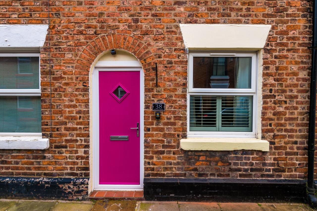 Stylish 2-Bed City-Centre Home In Chester By 53 Degrees Property - Ideal For Couples & Groups - Sleeps 6 ภายนอก รูปภาพ