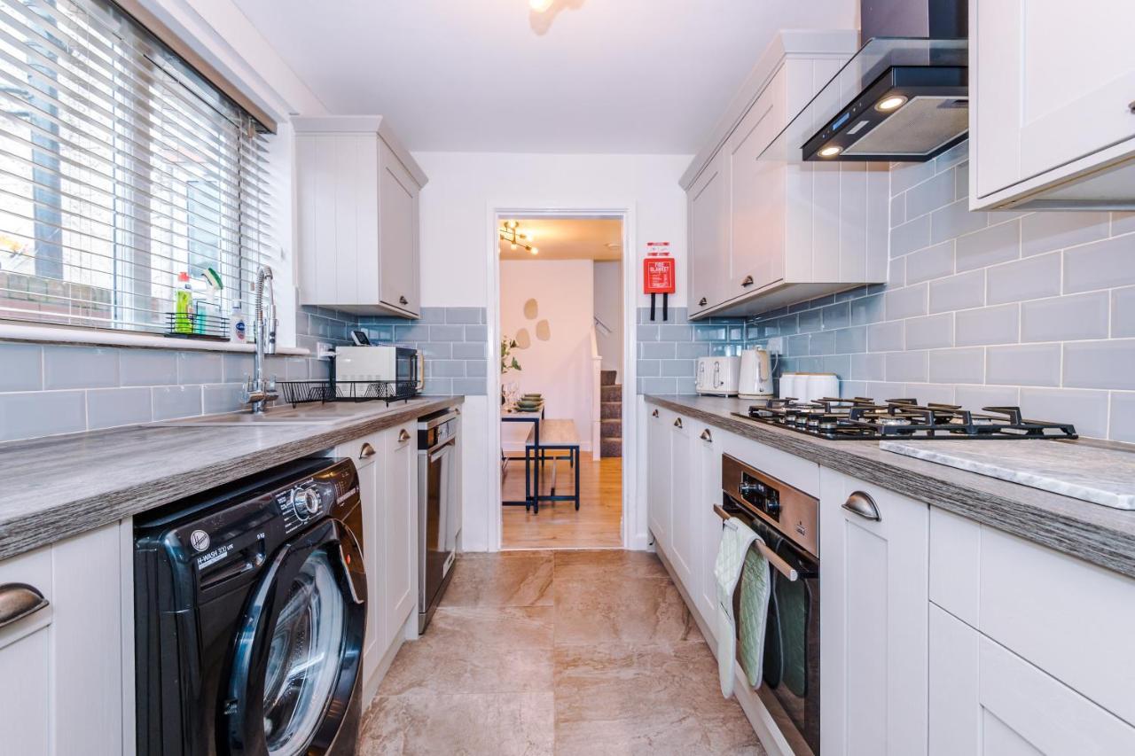 Stylish 2-Bed City-Centre Home In Chester By 53 Degrees Property - Ideal For Couples & Groups - Sleeps 6 ภายนอก รูปภาพ